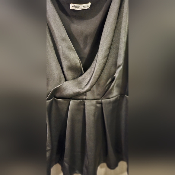 0X Peplum Wrap Tank - Picture 2 of 4